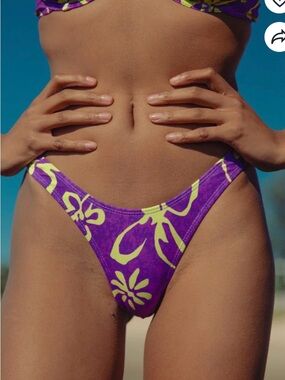 Buffy Bikini Pant - Castaway
Purple